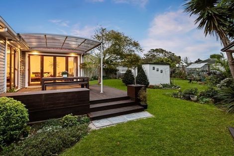 Photo of property in 21 Larsen Road, Panmure, Auckland, 1072