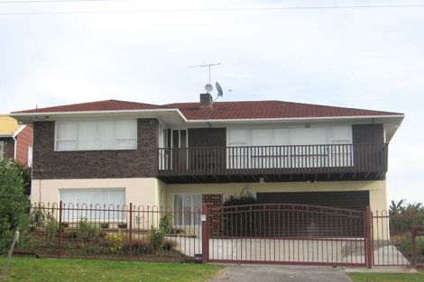 Photo of property in 302 Don Buck Road, Massey, Auckland, 0614