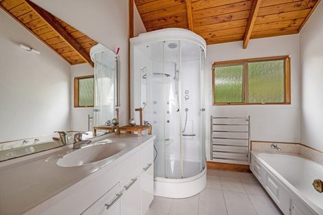 Photo of property in 380 Paremoremo Road, Paremoremo, Auckland, 0632