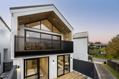 Photo of property in 15b Kiri Place, Mairangi Bay, Auckland, 0630