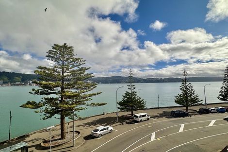 Photo of property in 322 Oriental Parade, Oriental Bay, Wellington, 6011
