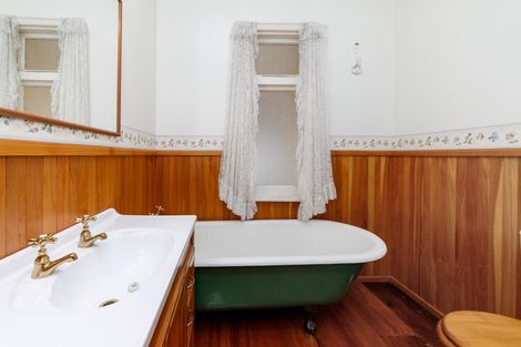 Photo of property in 643 Ferguson Street, Terrace End, Palmerston North, 4410