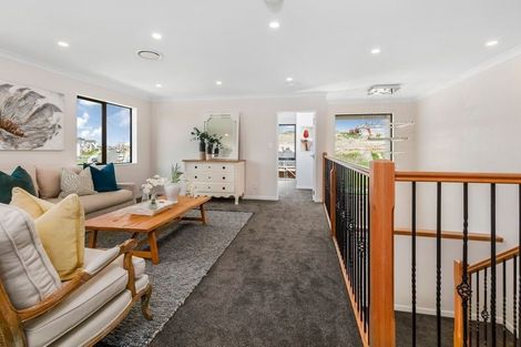 Photo of property in 31 Maka Terrace, Orewa, 0931
