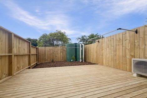 Photo of property in 19c Pavola Grove, Glenfield, Auckland, 0629