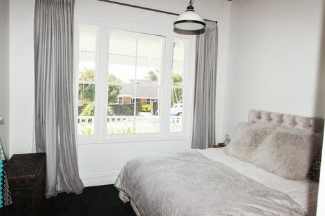 Photo of property in 12 Richmond Avenue, Northcote Point, Auckland, 0627
