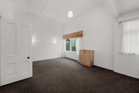 Photo of property in 3 Victoria Street, Hawera, 4610