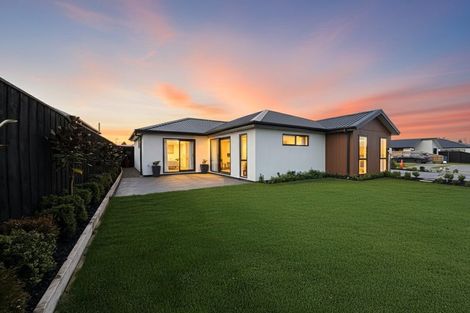 Photo of property in 25 Millhaven Place, Casebrook, Christchurch, 8051