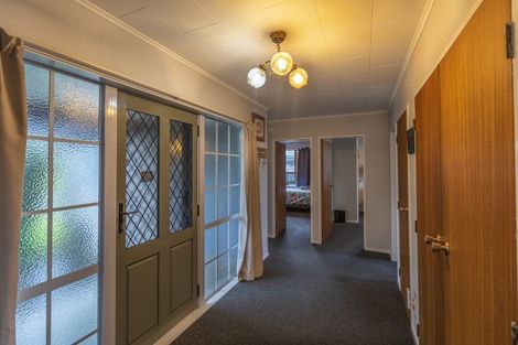 Photo of property in 90 Freyberg Avenue, Tamatea, Napier, 4112