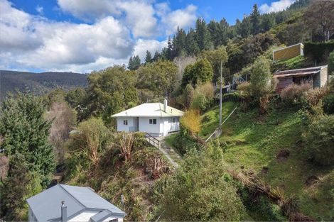 Photo of property in 11 Morepork Lane, Waipori Falls, Outram, 9073