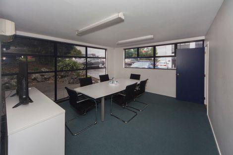 Photo of property in 11 Central Park Drive, Te Atatu South, Auckland, 0610
