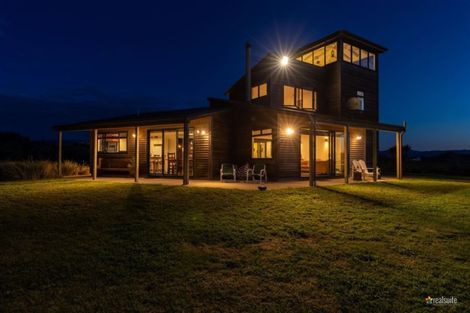 Photo of property in 80 Reay Mackay Grove, Waikawa Beach, Levin, 5573