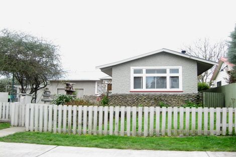Photo of property in 16 Holden Avenue, Haumoana, 4102