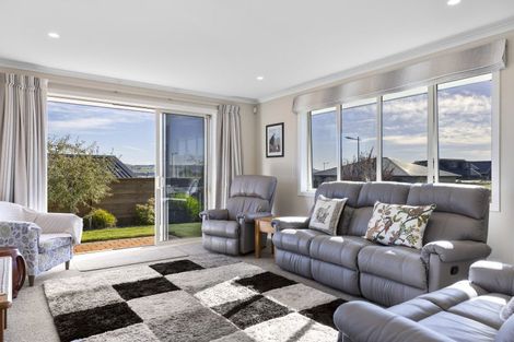 Photo of property in 4 Tuhua Close, Wharewaka, Taupo, 3330