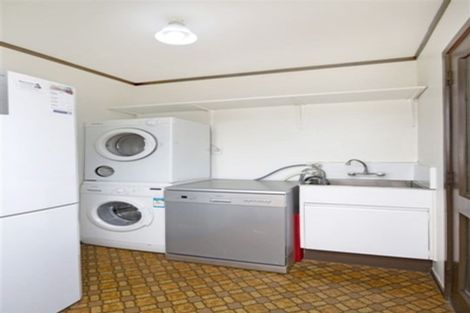 Photo of property in 1/4 Jillteresa Crescent, Half Moon Bay, Auckland, 2012