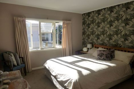 Photo of property in 6 Nelson Avenue, Northcote Point, Auckland, 0627