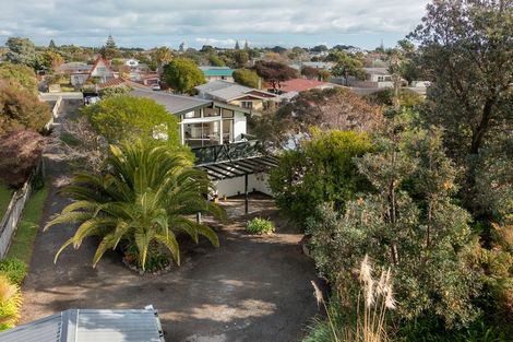 Photo of property in 63 Mazengarb Road, Paraparaumu Beach, Paraparaumu, 5032