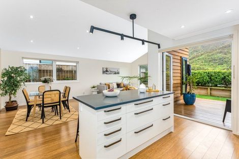 Photo of property in 3 Ramarama Lane, Crofton Downs, Wellington, 6035