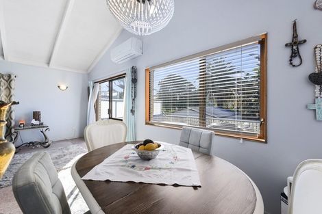 Photo of property in 1237 Papamoa Beach Road, Papamoa Beach, Papamoa, 3118