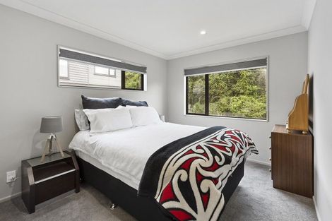 Photo of property in 19 Brindle Way, Newlands, Wellington, 6037