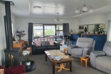 Photo of property in 15 Mayfair Close, Whitianga, 3510
