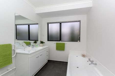 Photo of property in 5a Clovelly Street, Brooklands, New Plymouth, 4310