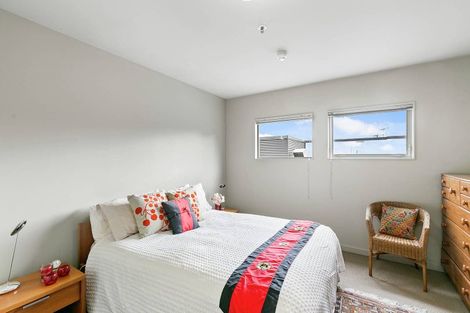 Photo of property in Montreaux Apartments, 10e/164 The Terrace, Wellington Central, Wellington, 6011
