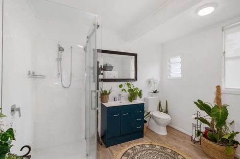 Photo of property in 43 James Mcleod Road, Shelly Beach, Helensville, 0874