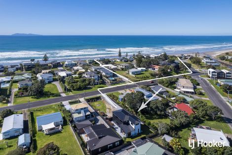 Photo of property in 1/40 Waiparaheka Drive, Wainui, 0932