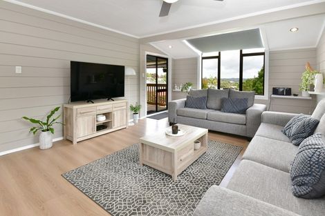 Photo of property in 73b Vipond Road, Stanmore Bay, Whangaparaoa, 0932