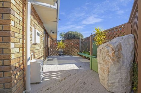 Photo of property in 21 Cedar Drive, Paraparaumu Beach, Paraparaumu, 5032