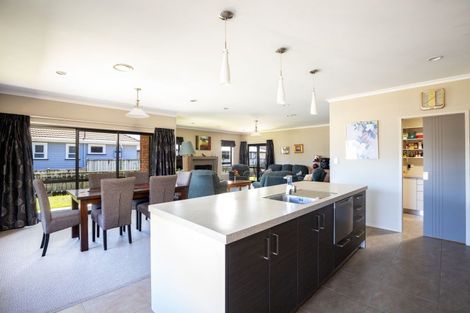 Photo of property in 59 Lismore Street, Merrilands, New Plymouth, 4312