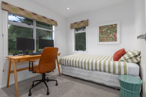 Photo of property in 8 Tiromoana Road, Raumati South, Paraparaumu, 5032