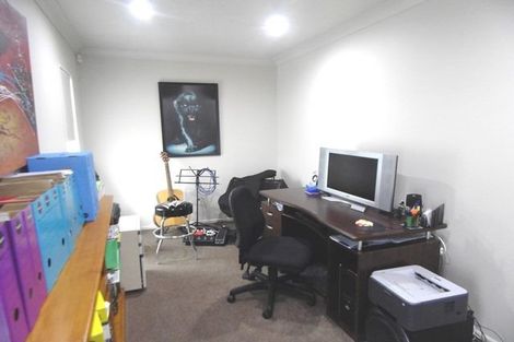 Photo of property in 12 Gennaker Lane, Whitby, Porirua, 5024