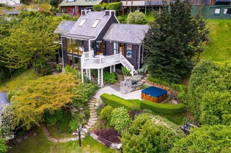 Photo of property in 18 Mckerrow Place, Sunshine Bay, Queenstown, 9300