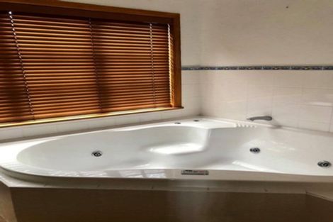 Photo of property in 17 Dudding Avenue, Northcote, Auckland, 0627