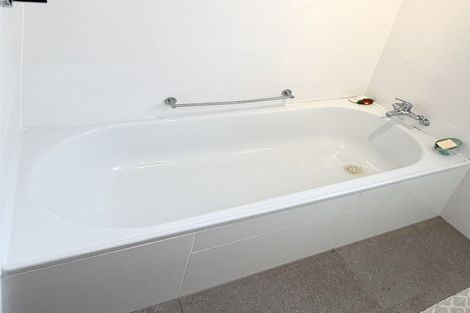 Photo of property in 2/19 Ciprian Place, Henderson, Auckland, 0612