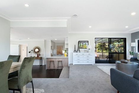 Photo of property in 1a Stottholm Road, Titirangi, Auckland, 0604