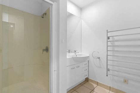 Photo of property in 2b/5 Kent Terrace, Mount Victoria, Wellington, 6011