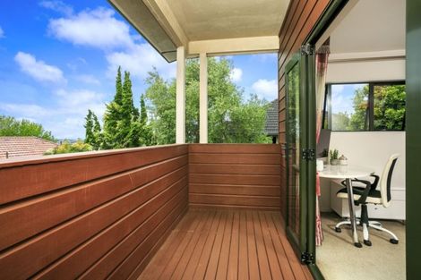 Photo of property in 77a Ocean View Road, Hillcrest, Auckland, 0627