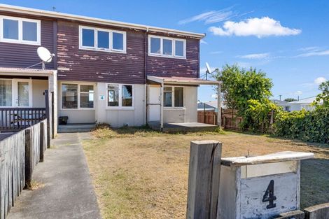 Photo of property in 4 Matipo Street, Castlecliff, Wanganui, 4501