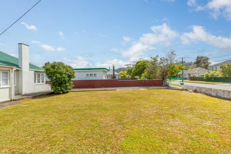 Photo of property in 16 Peel Place, Wainuiomata, Lower Hutt, 5014
