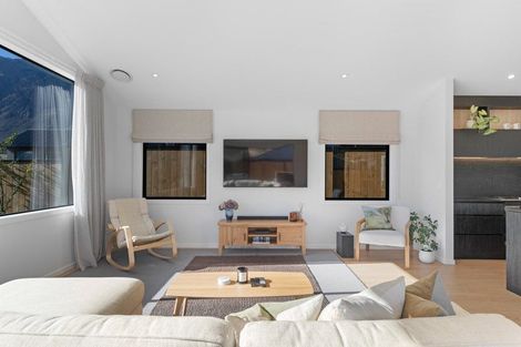 Photo of property in 32 Plough Street, Jacks Point, 9371