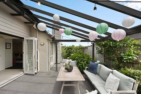 Photo of property in 194 Saint James Drive, Huntington, Hamilton, 3210