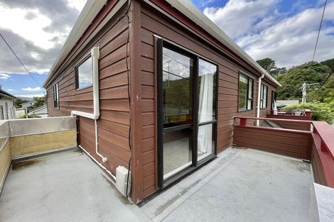 Photo of property in 1/2 Lavaud Street, Berhampore, Wellington, 6023