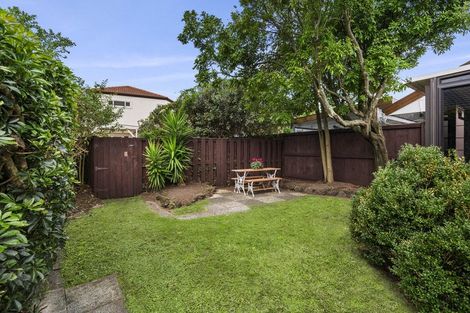 Photo of property in 2/4 Beach Road, Orewa, 0931