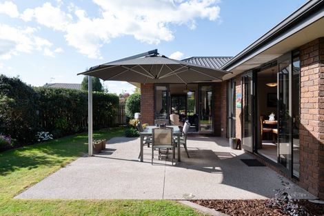 Photo of property in 18 Azure Place, Huntington, Hamilton, 3210