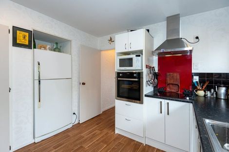 Photo of property in 21 Laing Crescent, Heathcote Valley, Christchurch, 8022