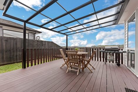 Photo of property in 66 Vinistra Road, Kumeu, 0810