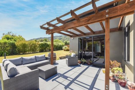 Photo of property in 8 Nautique Place, Waikawa, Picton, 7220