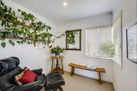 Photo of property in 46 Hikanui Drive, Havelock North, 4130